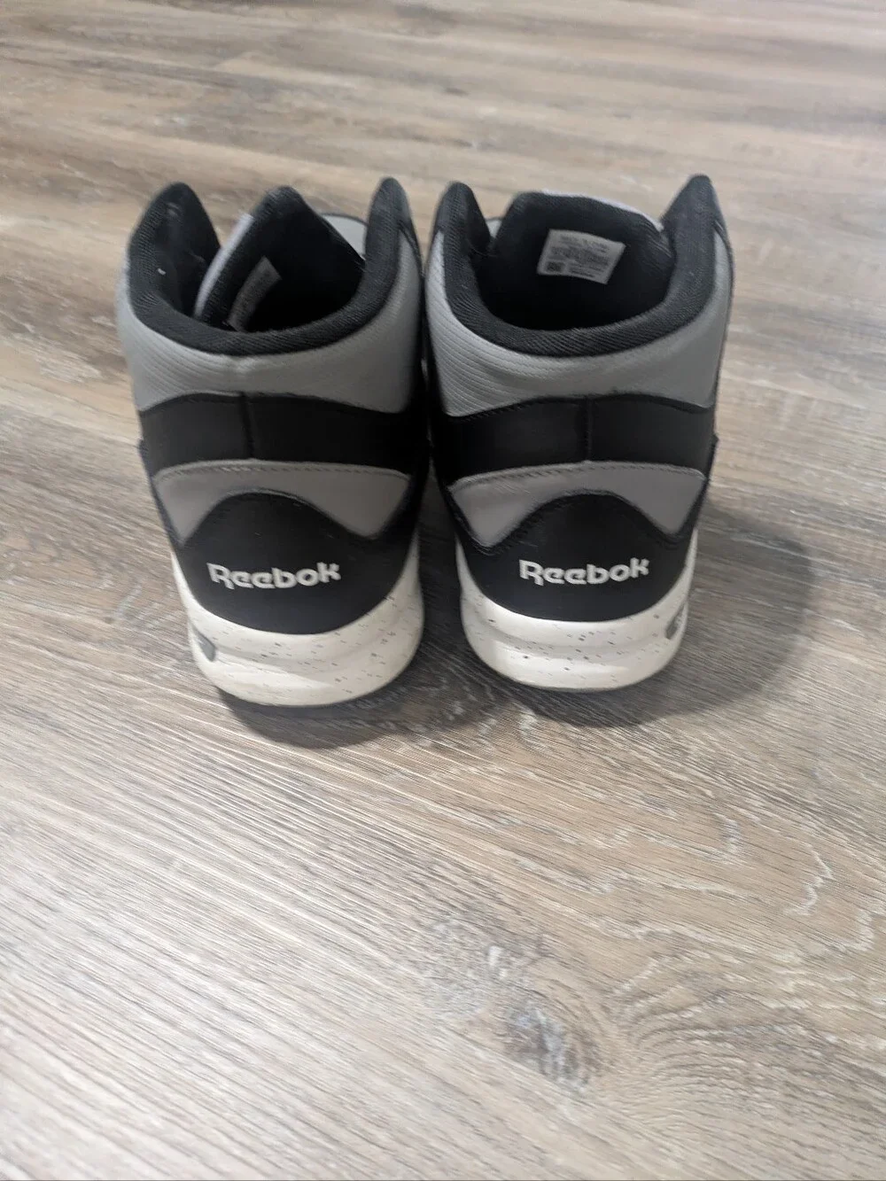 Reebok Men’s Black and Gray Athletic Sneakers Size 11